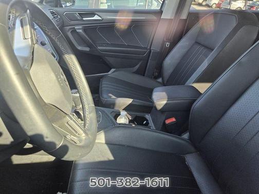 Platinum Gray Metallic 2022 Volkswagen Tiguan 2.0T SE
