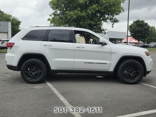 Bright White Clearcoat 2022 Jeep Grand Cherokee WK Laredo