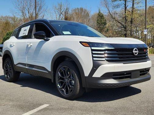 2t Wht Blk Roof 2026 Nissan Kicks SR