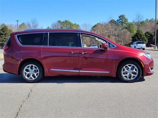 2020 Chrysler Pacifica Touring-L