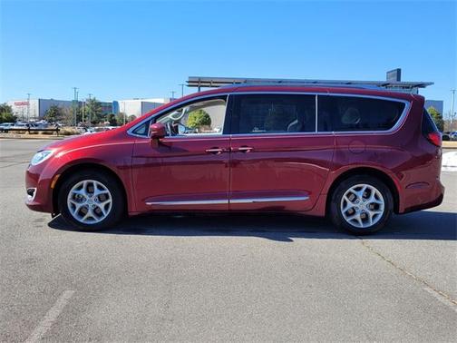 2020 Chrysler Pacifica Touring-L