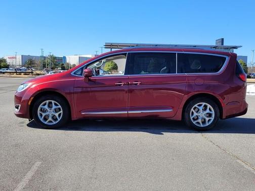 2020 Chrysler Pacifica Touring-L