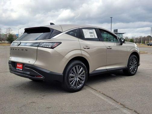 Champagne Silve 2026 Nissan Murano SL