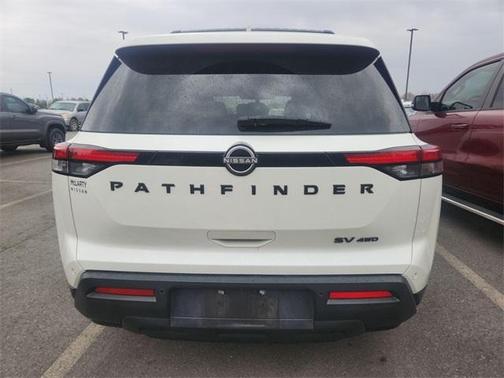 2022 Nissan Pathfinder SV