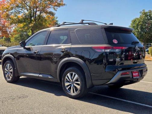 Super Black 2026 Nissan Pathfinder SL
