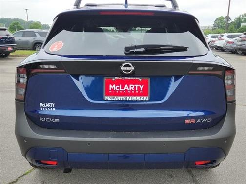 2025 Nissan Kicks SR