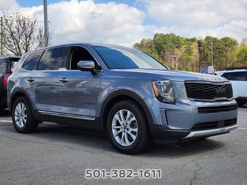 Everlasting Silver 2022 Kia Telluride LX