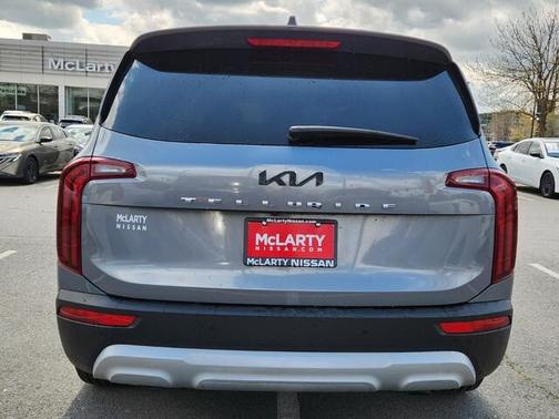 Everlasting Silver 2022 Kia Telluride LX