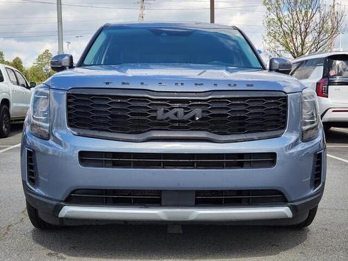 Everlasting Silver 2022 Kia Telluride LX