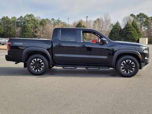 Black 2022 Nissan Frontier PRO-X