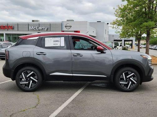 2t Gun Red Roof 2026 Nissan Kicks SV