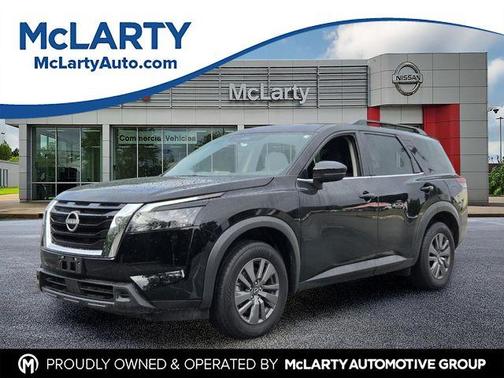Black 2025 Nissan Pathfinder SV