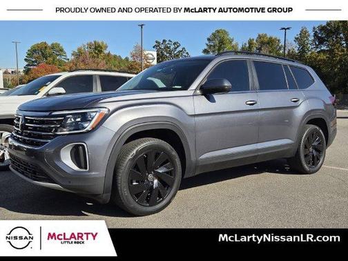 Platinum Gray Metallic 2024 Volkswagen Atlas 2.0T SE w/Technology