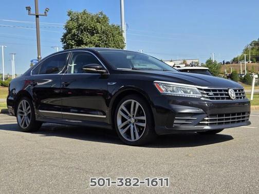 Deep Black Pearl Effect 2017 Volkswagen Passat 1.8T R-Line