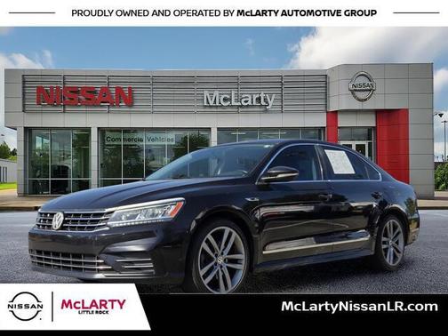 Deep Black Pearl Effect 2017 Volkswagen Passat 1.8T R-Line