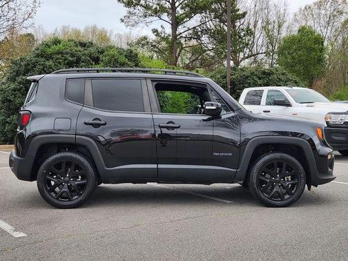 Black Clearcoat 2022 Jeep Renegade Altitude