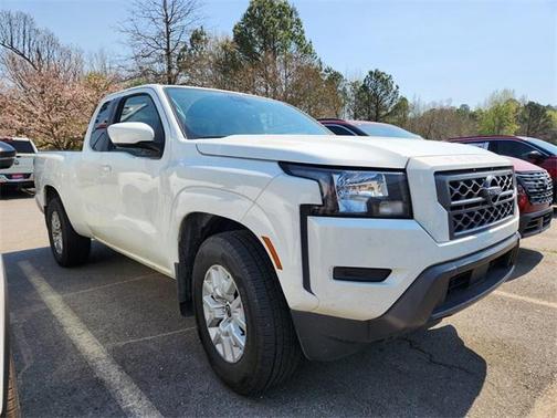 2023 Nissan Frontier SV