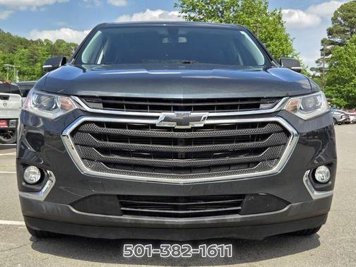 Graphite Metallic 2018 Chevrolet Traverse LT Cloth