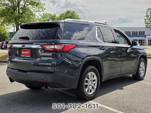 Graphite Metallic 2018 Chevrolet Traverse LT Cloth