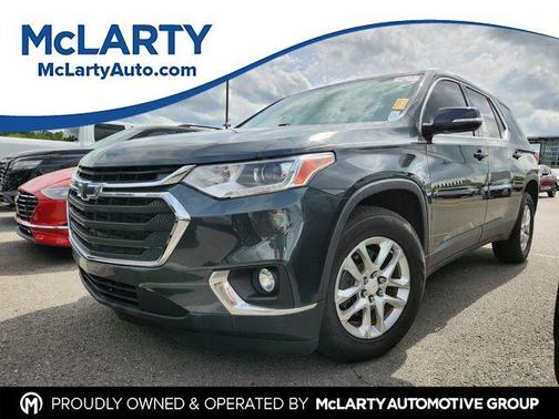 Graphite Metallic 2018 Chevrolet Traverse LT Cloth