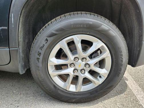 Graphite Metallic 2018 Chevrolet Traverse LT Cloth