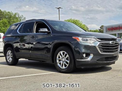 Graphite Metallic 2018 Chevrolet Traverse LT Cloth