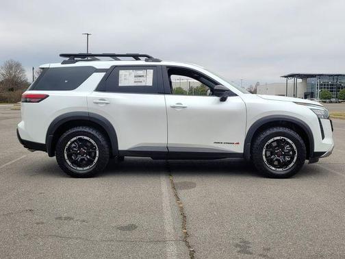 Everest White P 2026 Nissan Pathfinder Rock Creek