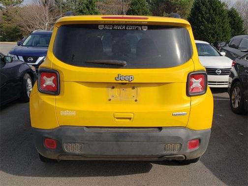 Photo 4 of 6 of 2019 Jeep Renegade Latitude
