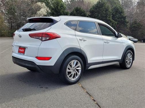 2017 Hyundai TUCSON SE