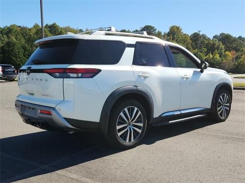 2022 Nissan Pathfinder Platinum