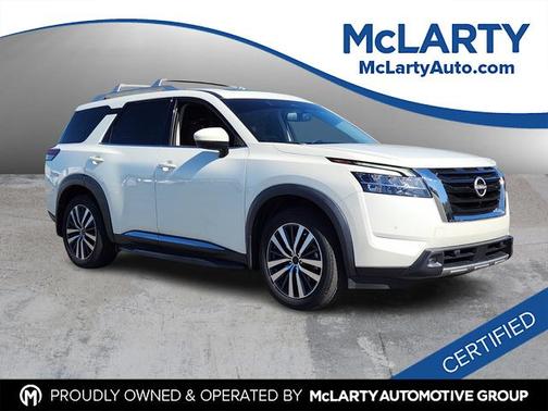 2022 Nissan Pathfinder Platinum