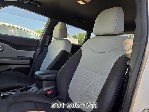 Clear White 2017 Kia Soul Base