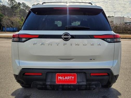 2023 Nissan Pathfinder SV