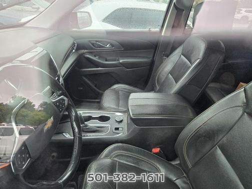 Mosaic Black Metallic 2020 Chevrolet Traverse Premier