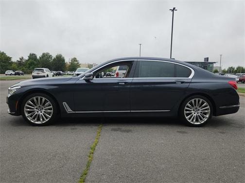 2016 BMW 750 i xDrive