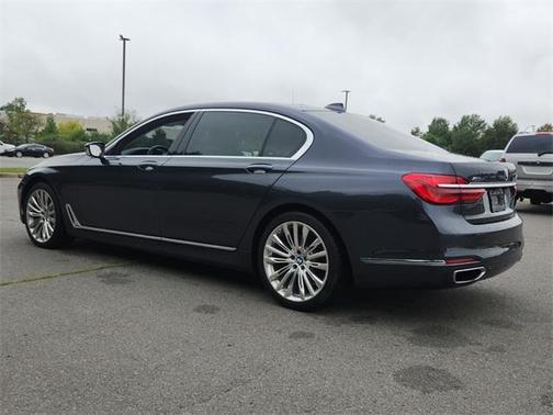 2016 BMW 750 i xDrive