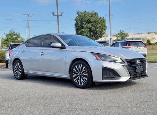 Brilliant Silver Metallic 2023 Nissan Altima 2.5 SV