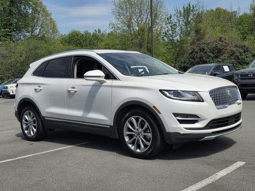 White Platinum 2019 Lincoln MKC Select