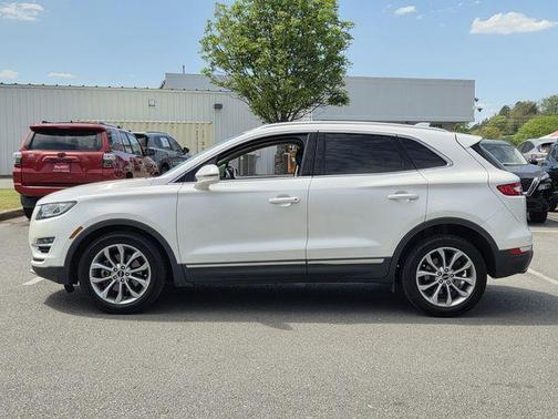 White Platinum 2019 Lincoln MKC Select