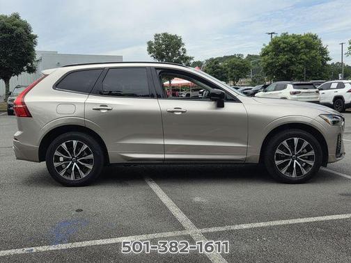 Bright 2024 Volvo XC60 B5 Core Dark Theme
