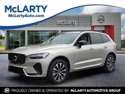 Bright 2024 Volvo XC60 B5 Core Dark Theme