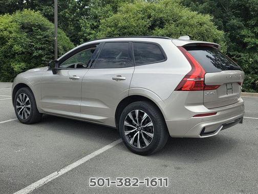 Bright 2024 Volvo XC60 B5 Core Dark Theme