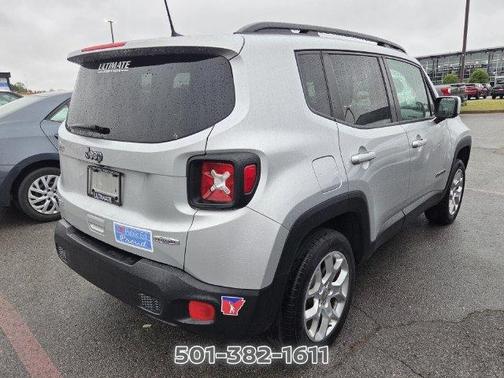 Glacier Metallic 2018 Jeep Renegade Latitude