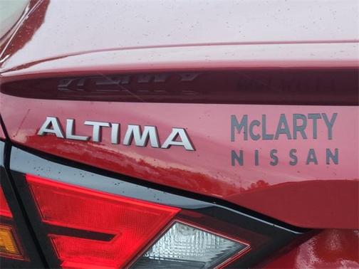 2025 Nissan Altima SR