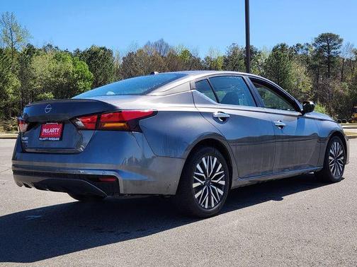 Gun Metallic 2025 Nissan Altima SV