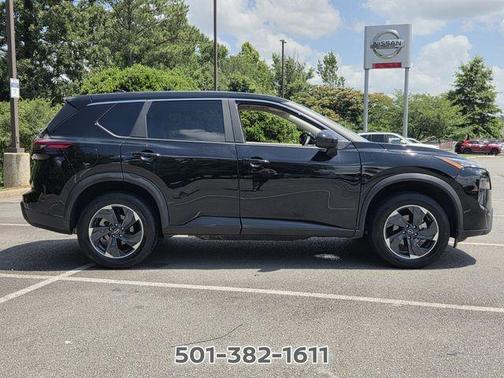 Super Black 2025 Nissan Rogue SV
