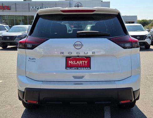 Everest White P 2026 Nissan Rogue SV