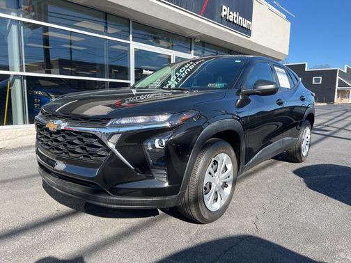 Mosaic Black Metallic 2024 Chevrolet Trax LS