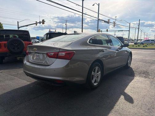 Mineral Gray Metallic 2024 Chevrolet Malibu FWD 1LT