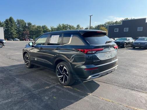 2024 Mitsubishi Outlander SE Black Edition w/Pano Roof S-AWC